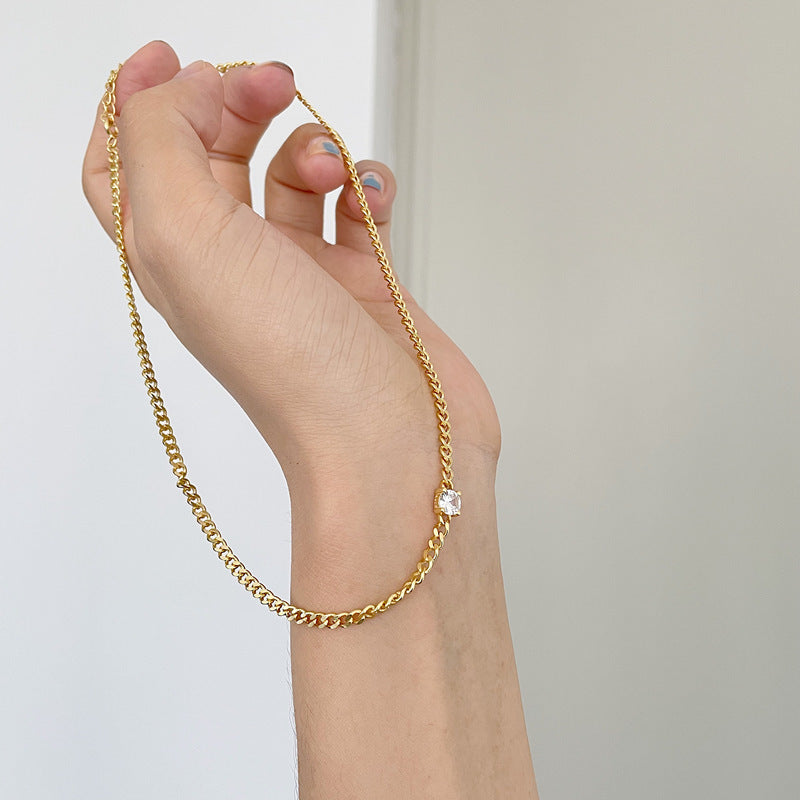 "Golden Grace" – Elegante Solitaire-Halskette